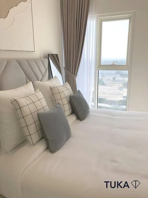 Stunning 2-Bhk Golfville At Dubai Hills Prime 0*,